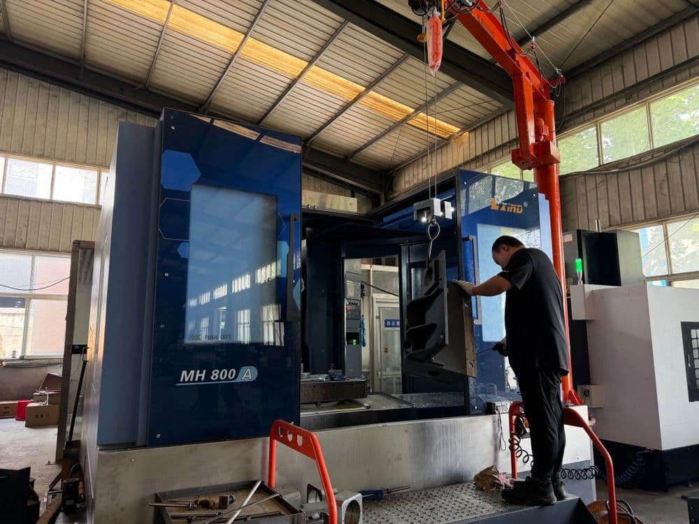 التصنيع الآلي باستخدام الحاسوب رباعي المحاور
